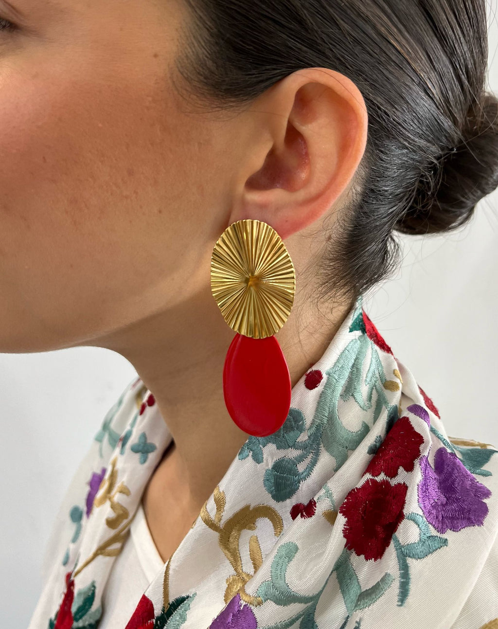 Pendientes Ovalo dorado y lagrima color