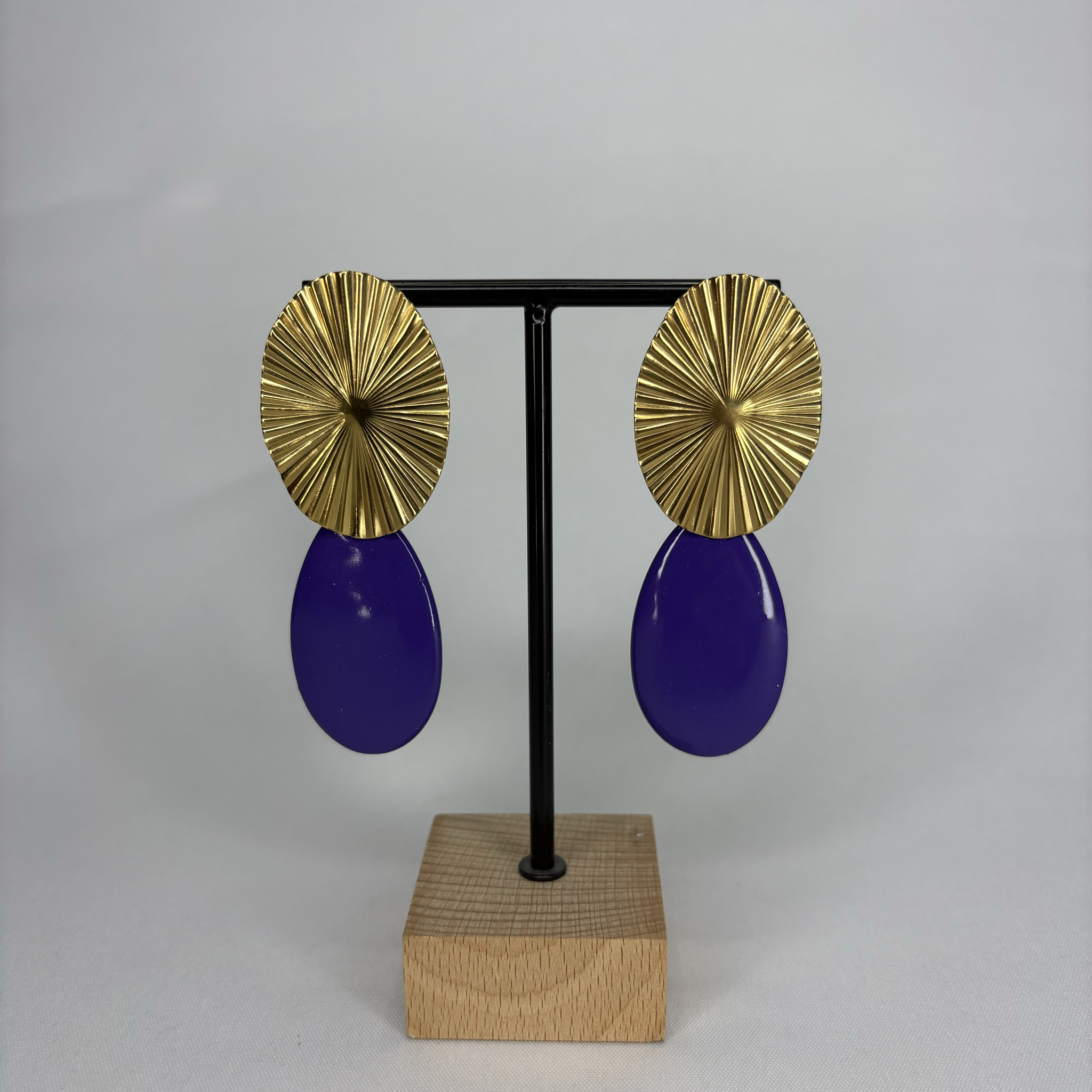 Pendientes Ovalo dorado y lagrima color