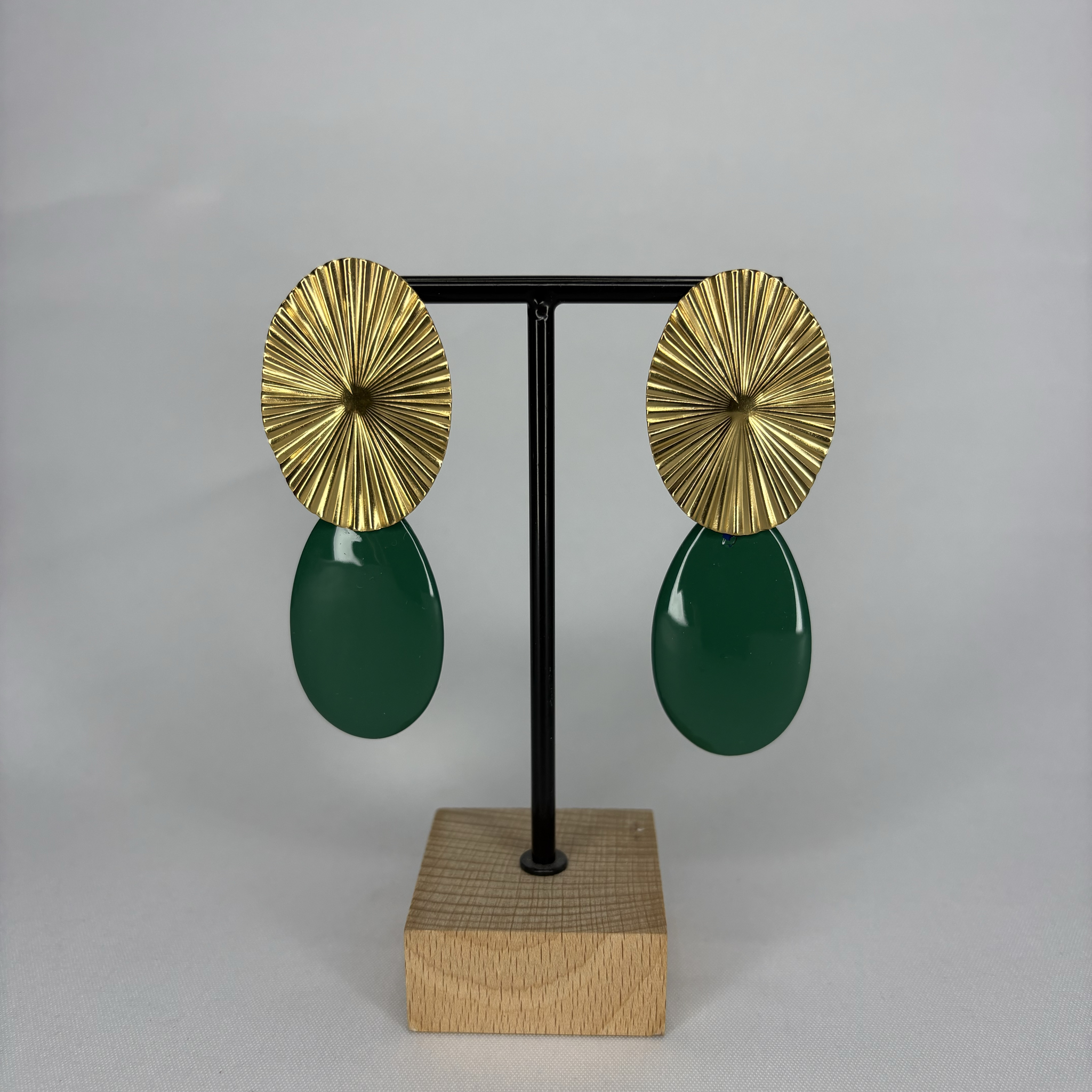 Pendientes Ovalo dorado y lagrima color