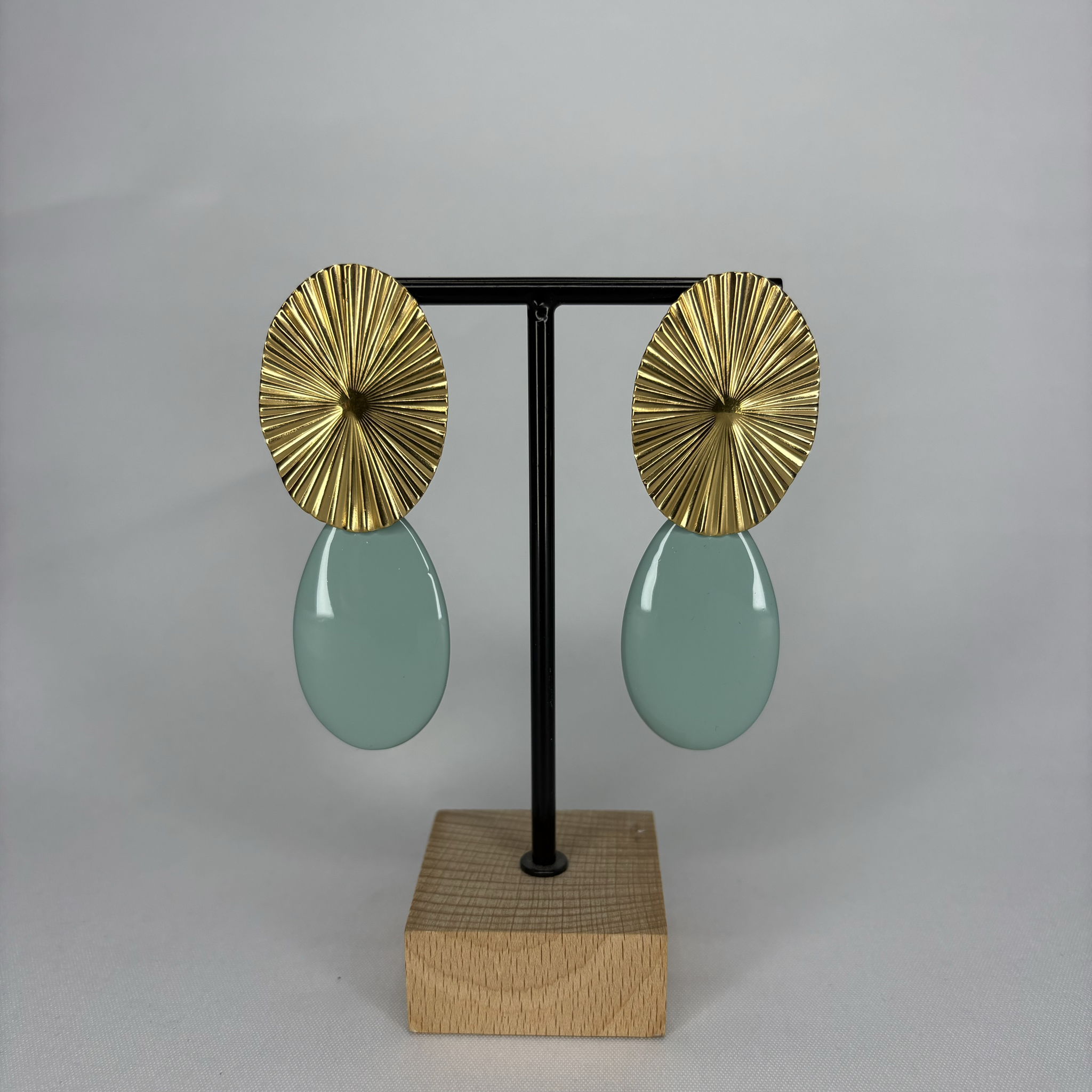 Pendientes Ovalo dorado y lagrima color