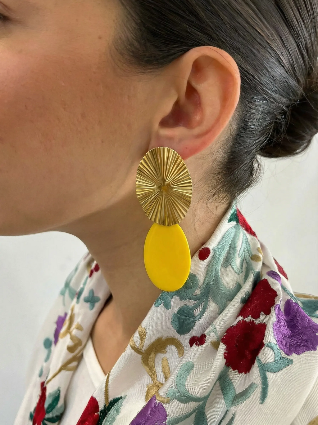 Pendientes Ovalo dorado y lagrima color