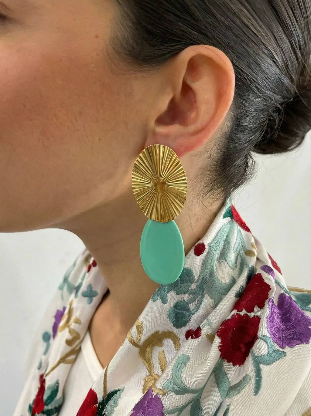 Pendientes Ovalo dorado y lagrima color