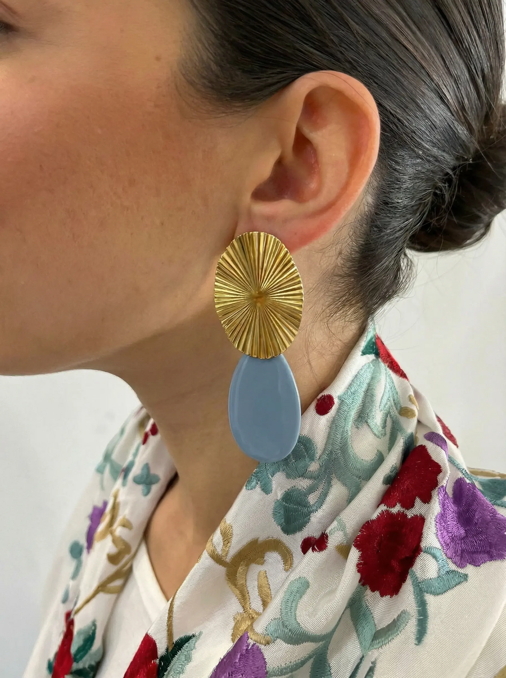 Pendientes Ovalo dorado y lagrima color